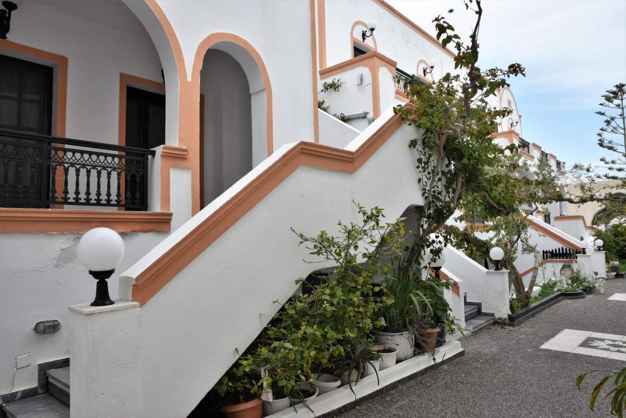 Hotel Koralli Kamari  Luaran gambar