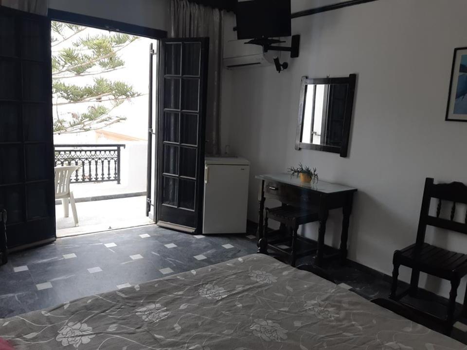 Hotel Koralli Kamari  Luaran gambar