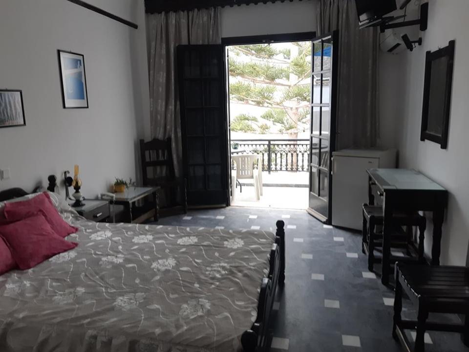 Hotel Koralli Kamari  Luaran gambar