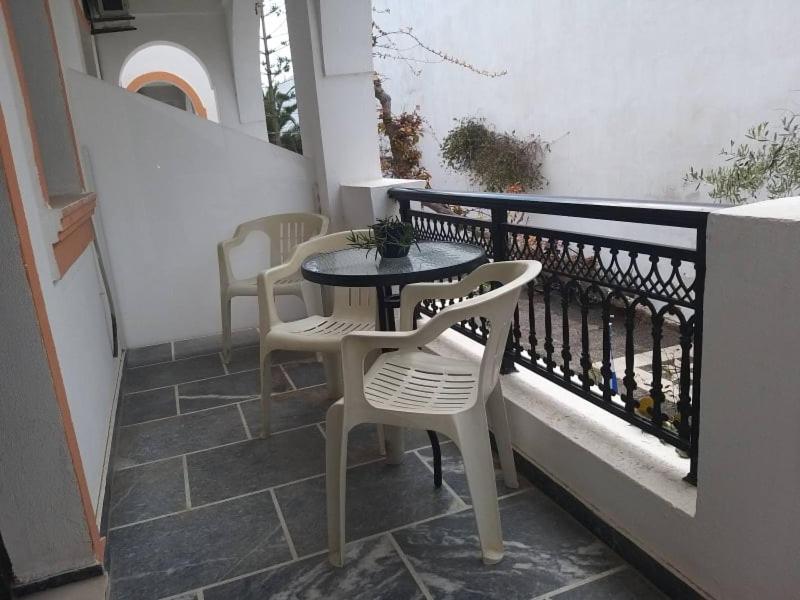 Hotel Koralli Kamari  Luaran gambar