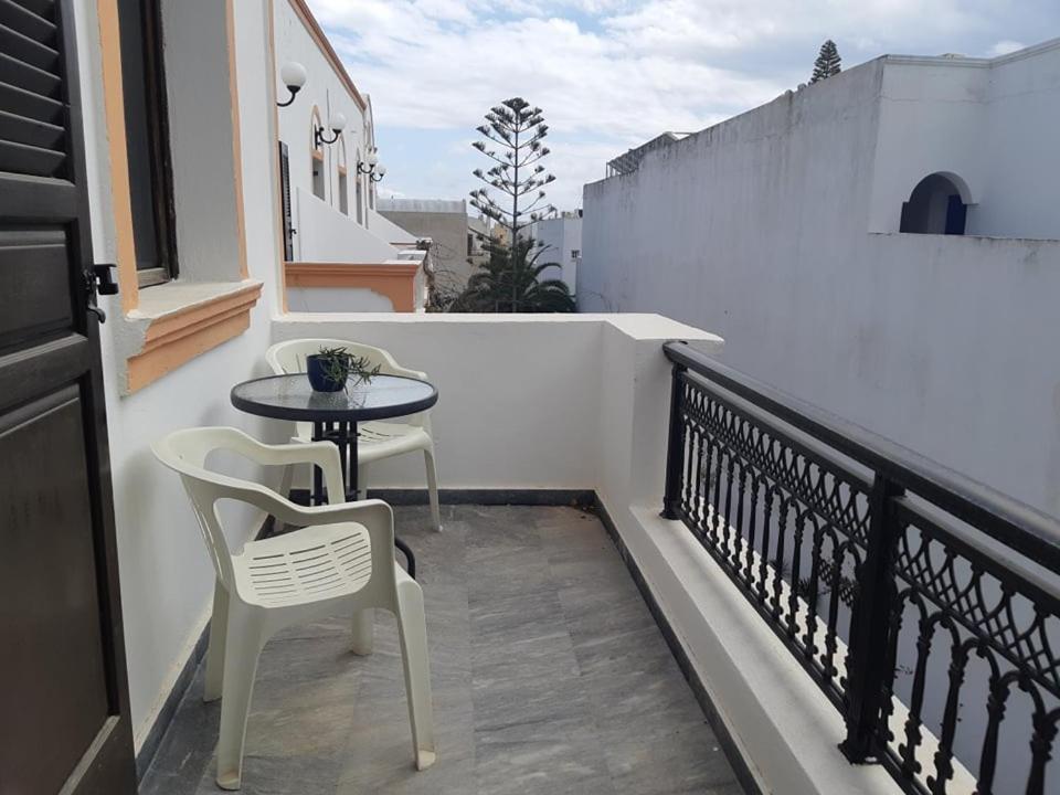 Hotel Koralli Kamari  Luaran gambar